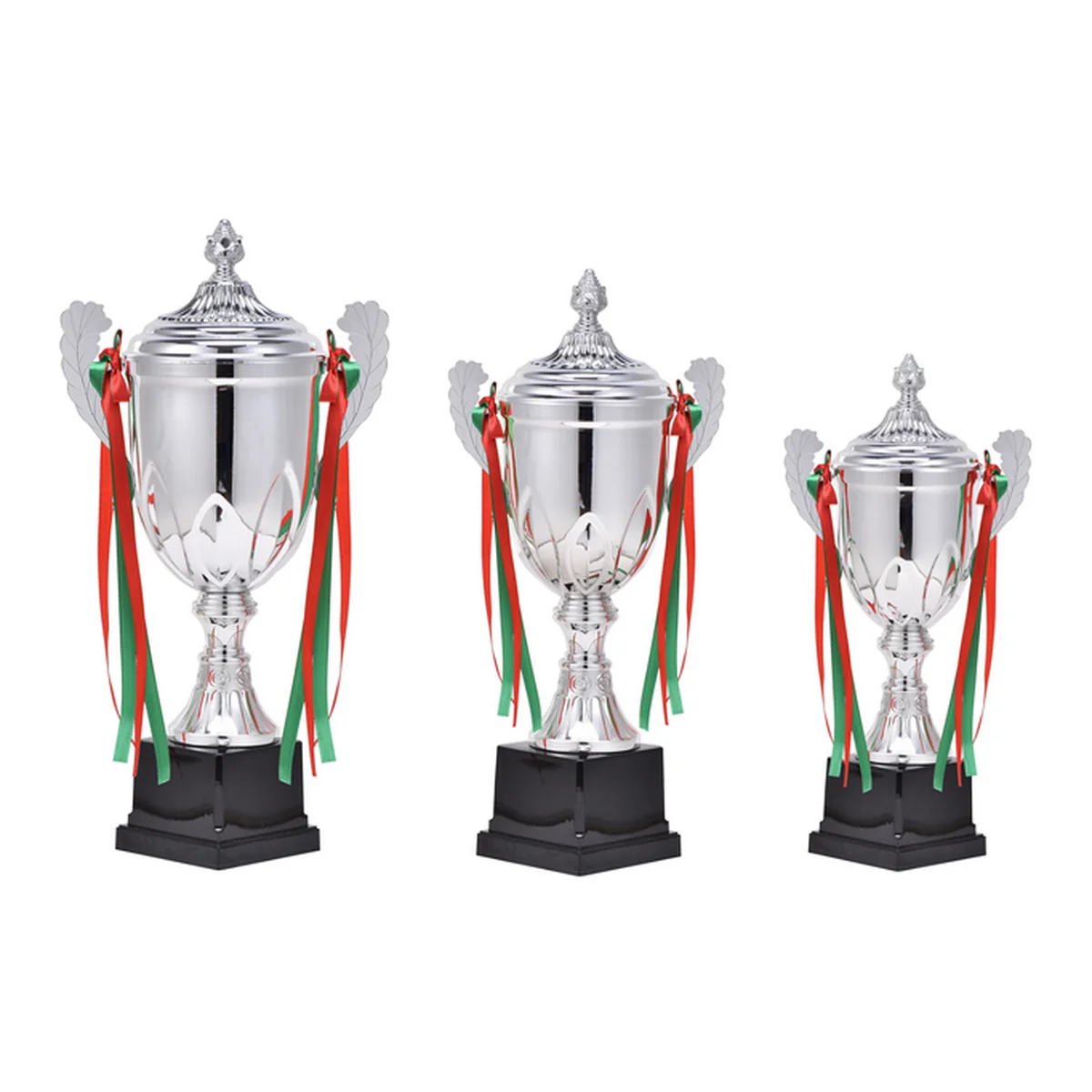 Coupe en argenté avec couvercle