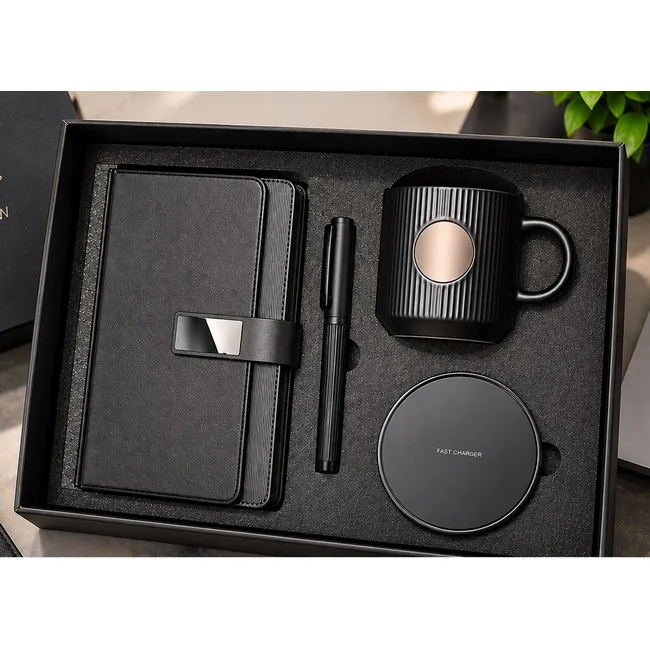 Coffret bureau personnalisable avec bloc-notes stylo mug et chargeur sans fil