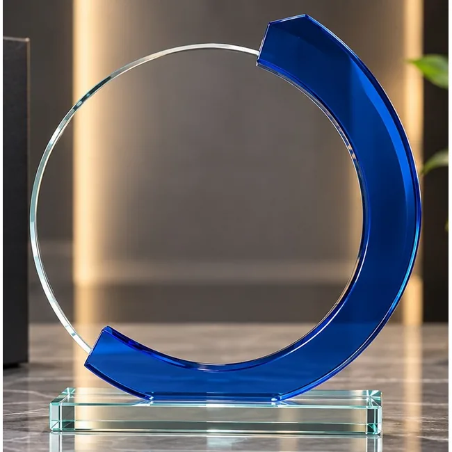 Trophée en cristal rond 18 cm avec arc décoratif